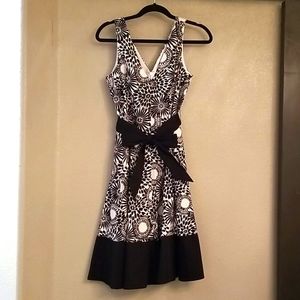 Nine West Black and white size 8 Dress
